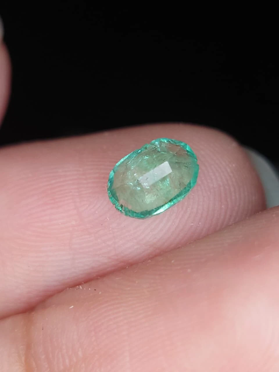 0.8ct Natural Oval Faceted Panjshir Emerald from Afghanistan — view 4